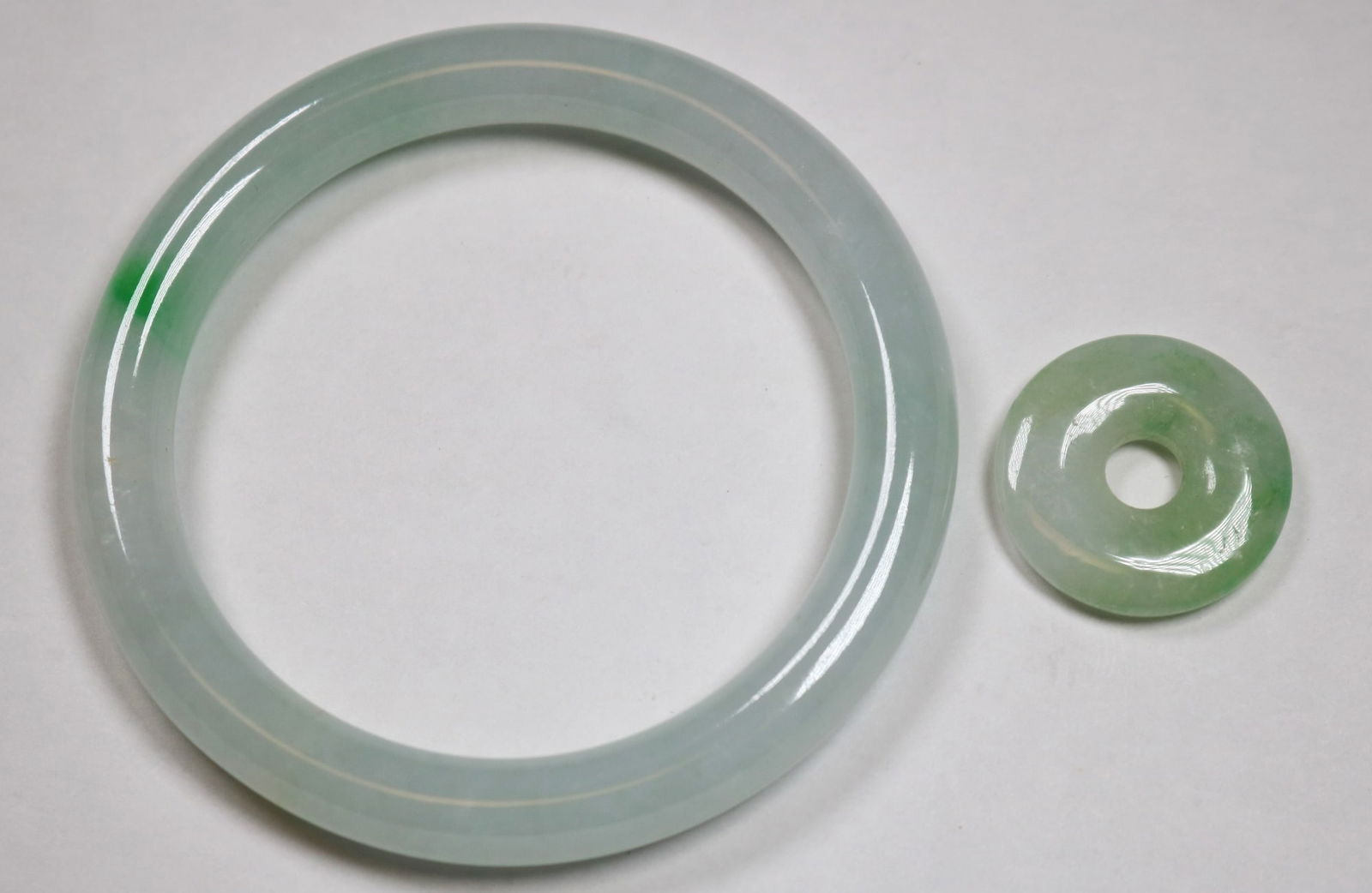 CELADON JADE CIRCULAR SLIP-ON BANGLE BRACELET WITH COORDINATING BI- FORM PENDANT. - Bracelet, D: 2 (1 of 14)