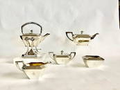 FIVE-PIECE DURGIN CO. STERLING SILVER TEA SET RETAILED BY BLACK, STARR & FROST. early 20th century.