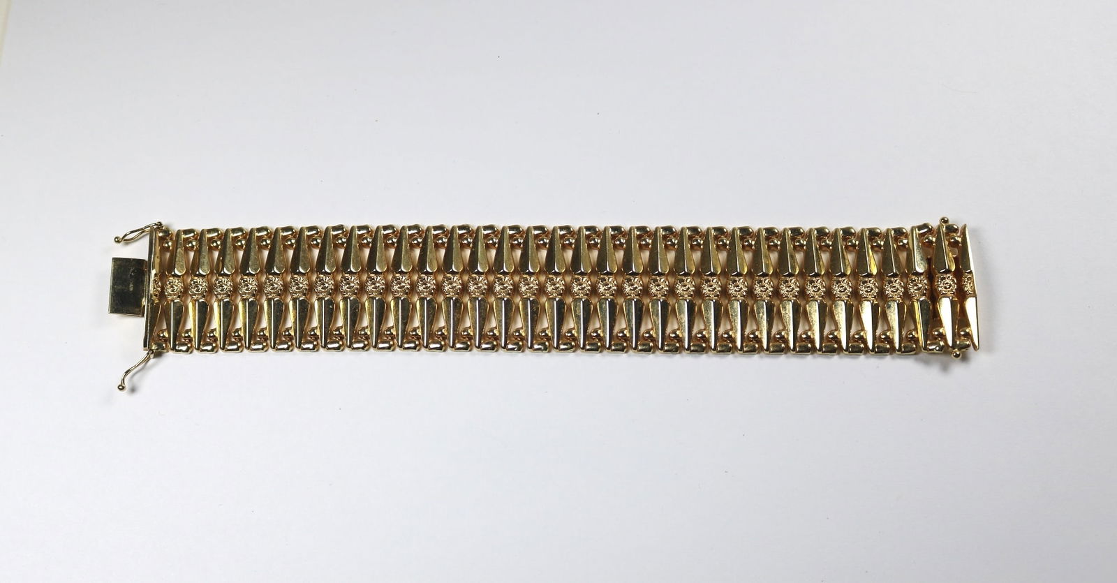 18K (750) BRIGHT-POLISHED YELLOW GOLD FLEXIBLE-LINK STRAP BRACELET, (1 of 4)