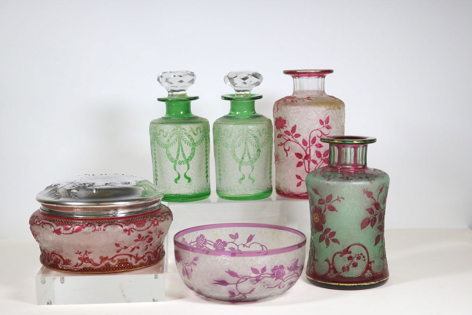 SIX LATE 19TH-EARLY 20TH CENTURY ART GLASS VANITY ITEMS. (1 of 16)