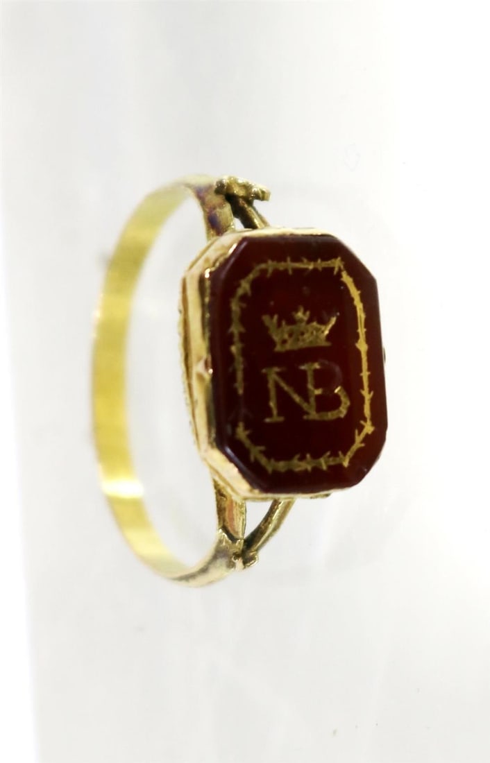 NAPOLEON BONAPARTE YELLOW GOLD AND AGATE MONOGRAMMED GENTLEMAN'S FRIENDSHIP RING, early 19th (1 of 8)