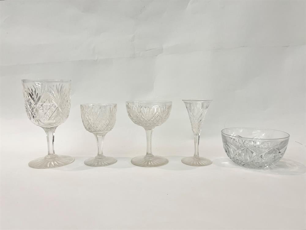 39-PIECE ASSEMBLED SERVICE OF COLORLESS CUT CRYSTAL STEMWARE. 19th century. - Water goblets, H: 6: 39-PIECE ASSEMBLED SERVICE OF COLORLESS CUT CRYSTAL STEMWARE. 19th century. Three very closely coordinating patterns. Including set of 14 water goblets with 8 matching white wine glasses and t matchin