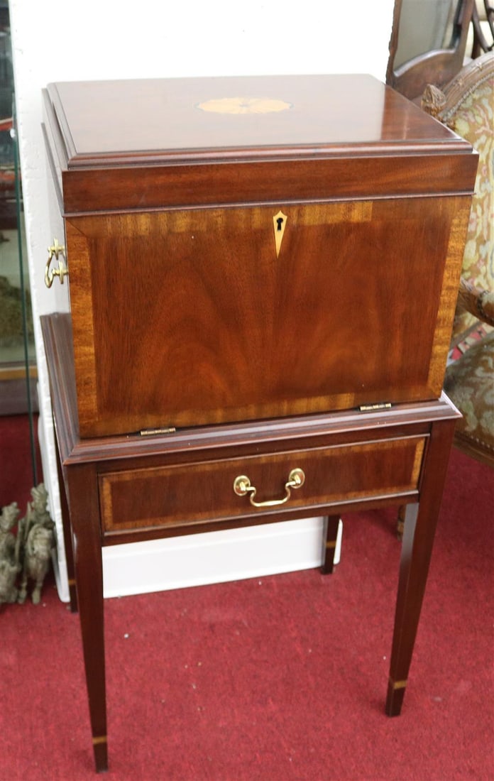 HENKEL-HARRIS CO. HEPPLEWHITE STYLE INLAID MAHOGANY FLO0R-MODEL SILVERWARE CHEST. - H: 40 in. W: 21 (1 of 12)