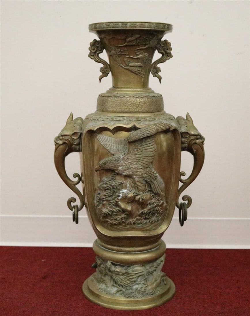 JAPANESE MEIJI BRONZE KIRIN-HANDLE VASE. - H: 27 1/4 in. (1 of 20)