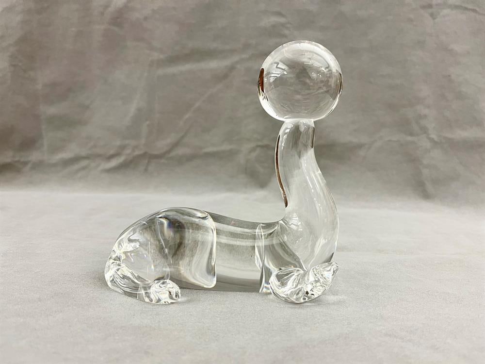 SIGNED STEUBEN COLORLESS CRYSTAL SEAL WITH BALL. - H: 7 in. (1 of 4)
