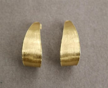 PAIR SIGNED MARCO BICEGO 18K YELLOW GOLD TAPERING J-HOOP EARRINGS. - L: 1 1/4 in. Wt. 3 dwt.
