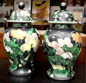 PAIR CHINESE FAMILLE NOIRE PORCELAIN BALUSTER FORM LIFT-COVER JARS, - H: 24".
