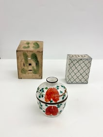 THREE ANTIQUE CHINESE PORCELAIN ARTICLES, - Larger burner, H: 7 1/2 in.