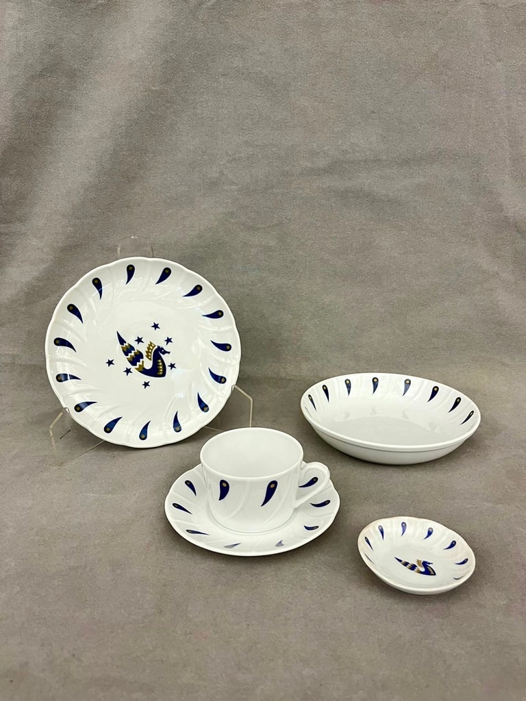 27-PIECES LIMOGES BERNARDAUD PORCELAIN TABLEWARE DESIGNED FOR AIR FRANCE BY JEAN PICART LE DOUX.: 27-PIECES LIMOGES BERNARDAUD PORCELAIN TABLEWARE DESIGNED FOR AIR FRANCE BY JEAN PICART LE DOUX. Including six cups, 13 saucers, two butter pats, five dessert plates and one bowl