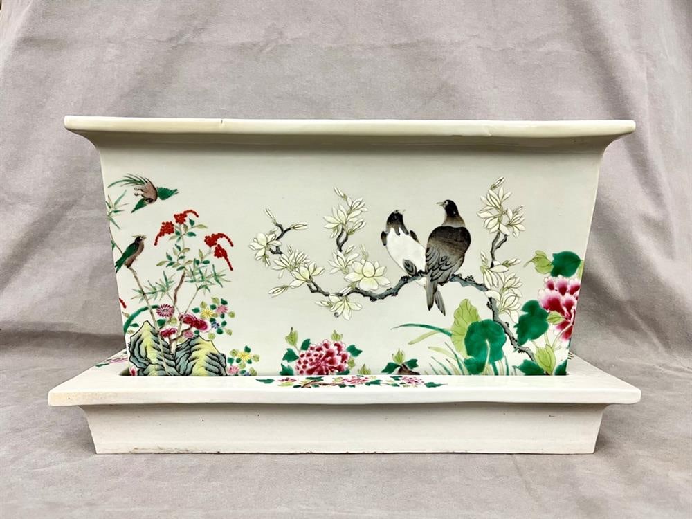 PAIR LATE 19TH-EARLY 20TH CENTURY CHINESE FAMILLE ROSE PORCELAIN RECTANGULAR PLANTERS WITH (1 of 20)
