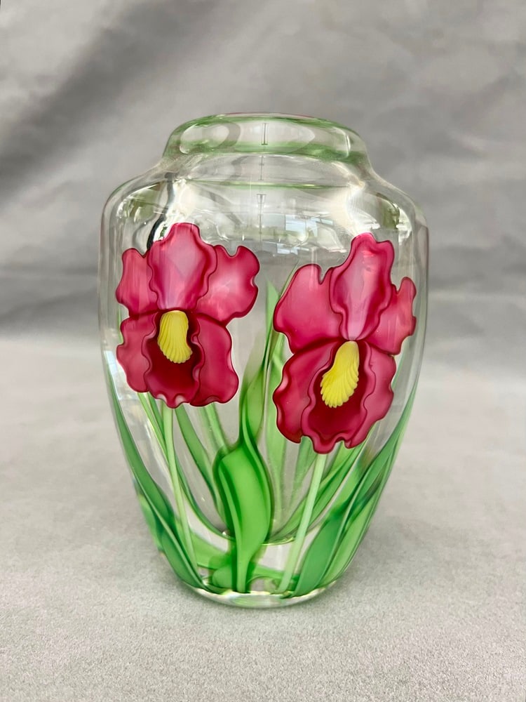 LARGE ORIENT & FLUME HELD PINK ORCHIDS PAPERWEIGHT ART GLASS VASE. (1 of 7)