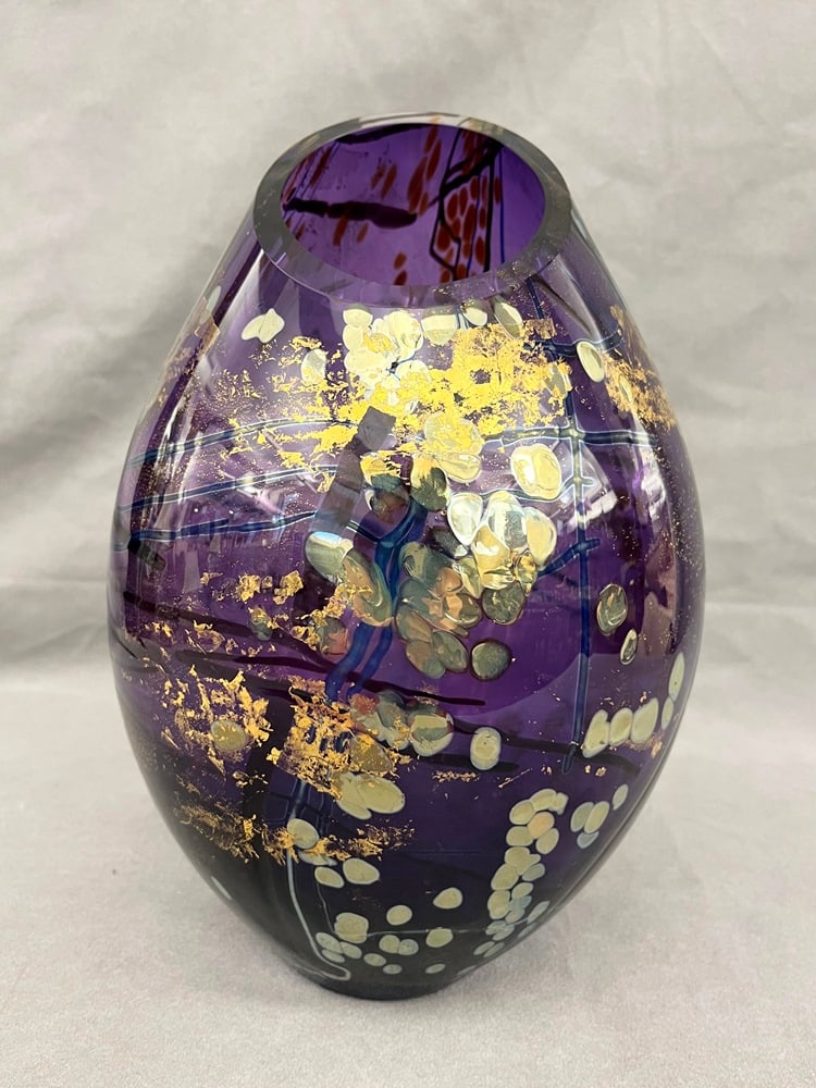 TIM LAZER ART GLASS VASE. (1 of 7)