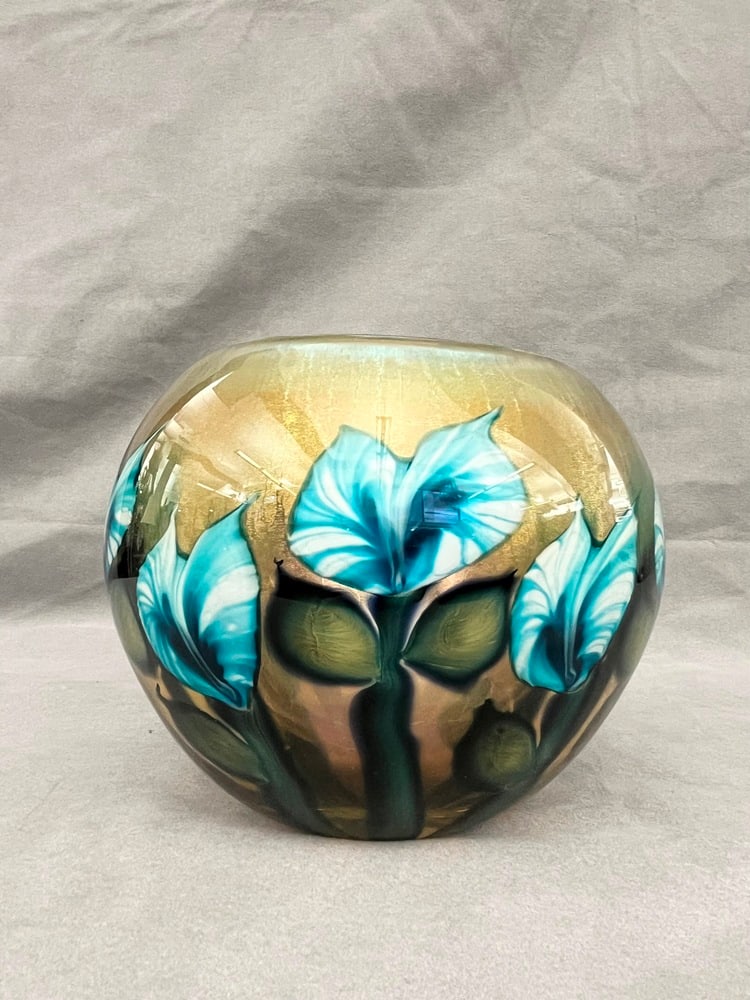 DANIEL LOTTON ART GLASS VASE. (1 of 5)