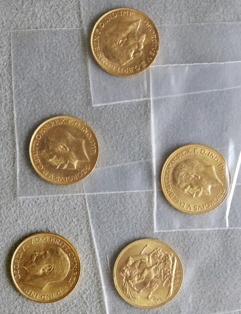 FIVE BRITISH HALF-SOVEREIGN GOLD COINS , (1 of 20)