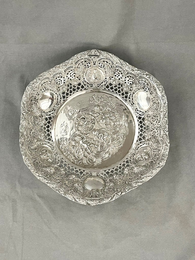 GERMAN SILVER (800-FINE) SHAPED CIRCULAR, FLARING CENTER BOWL WITH REPOUSSE PUTTI DECORATION, - D: (1 of 4)