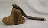 CHILEAN WOODEN STIRRUP. 19th century or earlier.
