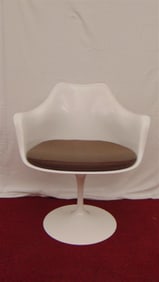 EERO SAARINEN WHITE ENAMELED METAL AND MARBLE "TULIP" TABLE WITH SET FOUR WHITE ENAMELED "TULIP"