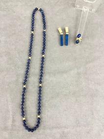 THREE ITEMS YELLOW GOLD MOUNTED LAPIS LAZULI JEWELRY.