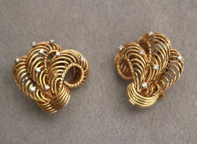 PAIR 18K YELLOW GOLD AND DIAMOND OPEN WIRE-WORK PRINCE OF WALES PLUME FORM EARRINGS.