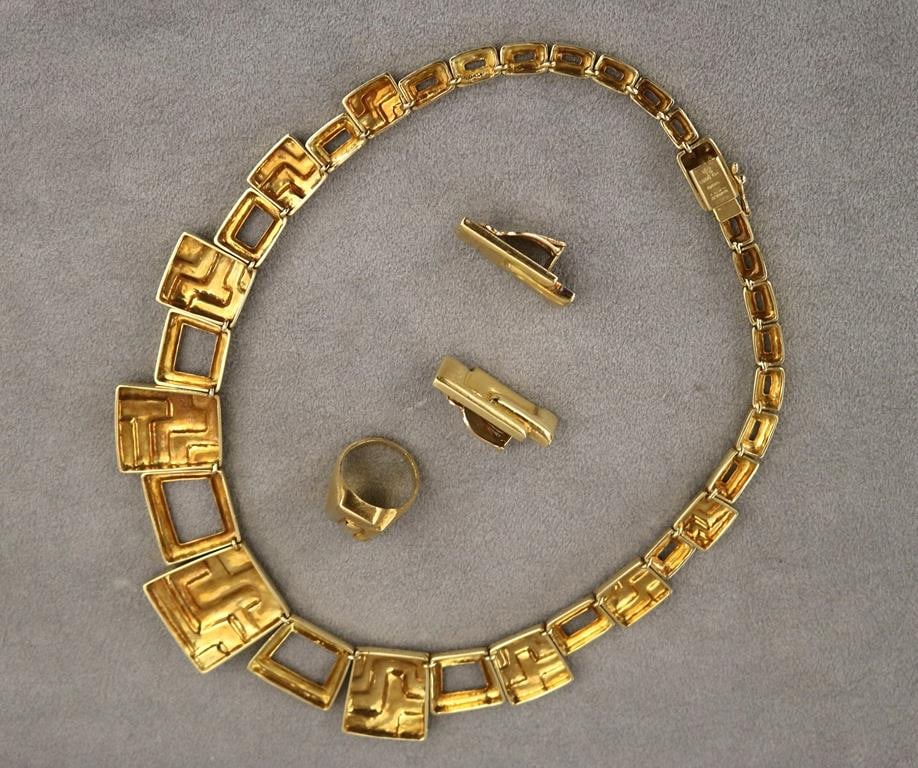 SIGNED BURLE MARX 18K BRIGHT-POLISHED AND TEXTURED GEOMETRIC LINK FLEXIBLE CHOKER WITH MATCHING RING (1 of 20)