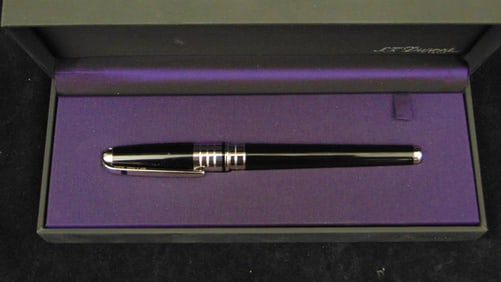 S.T. DUPONT OLYMPIO CHINESE BLACK LACQUER AND PALLADIUM FINISH ROLLERBALL PEN. Model 482403.