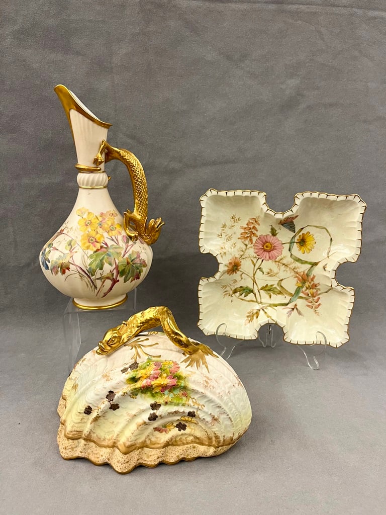 THREE ROYAL WORCESTER AND OTHER FLORAL-DECORATED PORCELAIN TABLE ITEMS, 19th century. - Ewer, H: 12 (1 of 12)