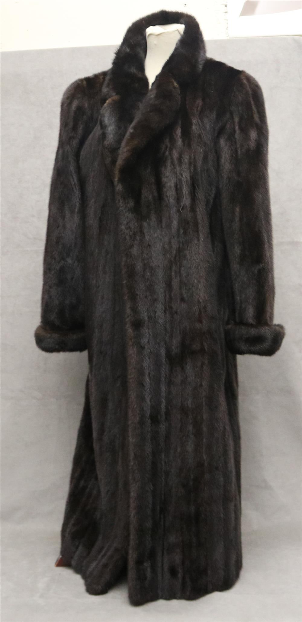 LADY'S GARFINCKEL'S BLACK RANCH MINK FULL-LENGTH FUR COAT. (1 of 4)