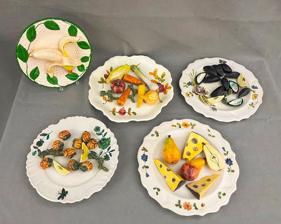 FIVE ARTISAN-CRAFTED PAINTED CERAMIC DECORATIVE PLATES WITH FULLY SCULPTED TROMPE L'OEIL FOOD (1 of 20)