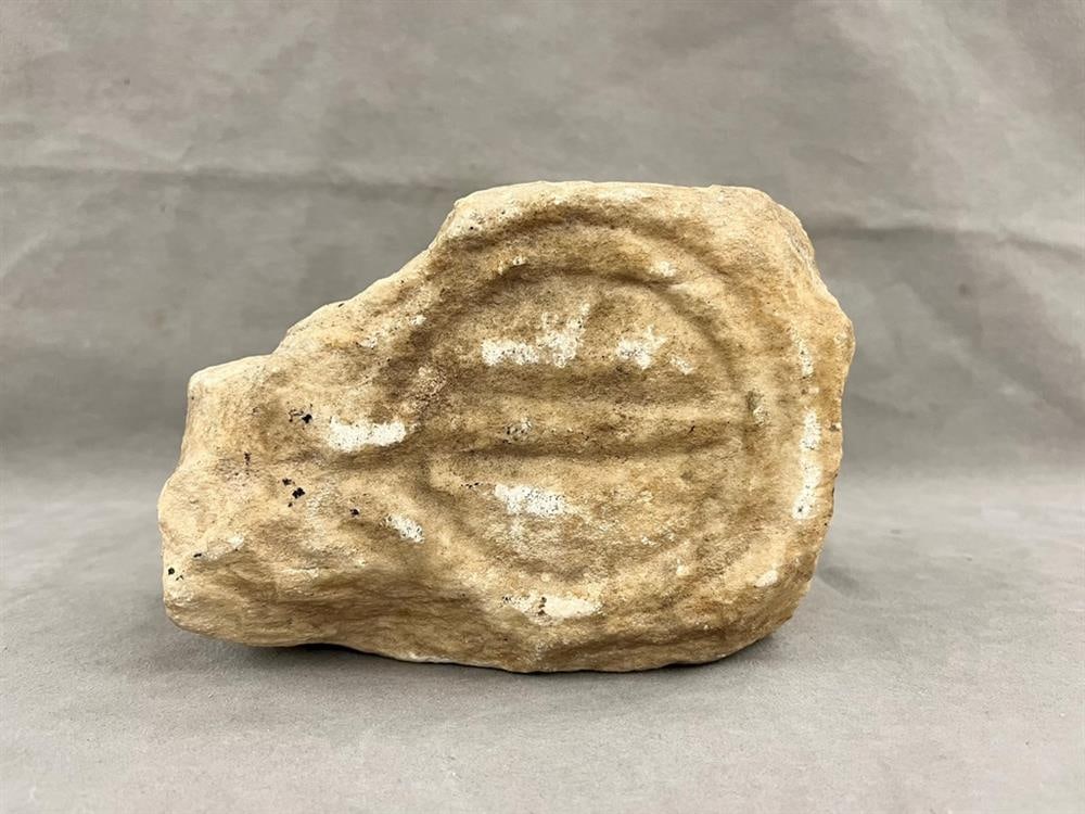 ANCIENT MEDITERRANEAN CARVED WHITE MARBLE ARCHITECTURAL ELEMENT, - L: 8 1/ 2 in. (1 of 7)