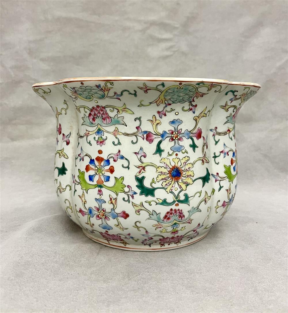 PAIR CHINESE FAMILLE ROSE PORCELAIN QUATREFOIL SHAPE CACHE POTS. - H: 7 in.; D: 10 7/8 in. (1 of 4)