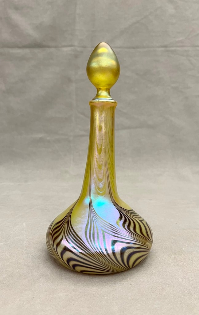 LUNDBERG STUDIOS STOPPERED ART GLASS BOTTLE VASE. - 10 in. x 4 3/4 in. (1 of 6)