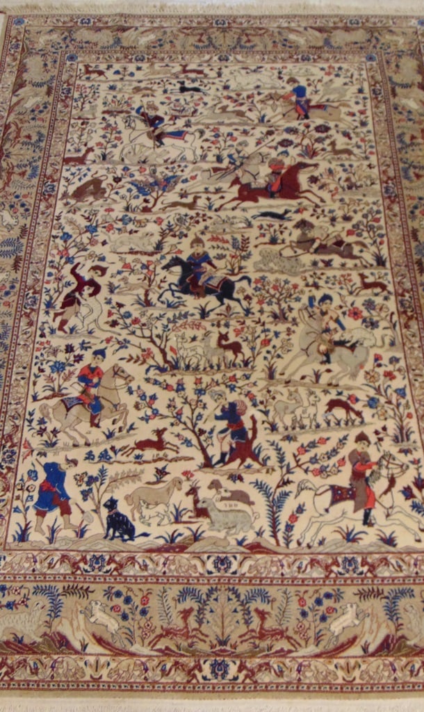 PERSIAN KASHAN RUG DEPICTING HUNTING SCENE, - App. 7 ft. 3 in. x 10 ft. 9 in.: PERSIAN KASHAN RUG DEPICTING HUNTING SCENE. - App. 7 ft. 3 in. x 10 ft. 9 in.