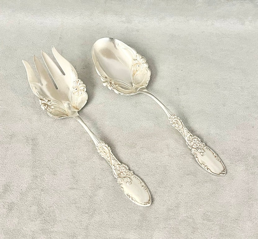 PAIR AMSTON CO. STERLING SILVER SALAD SERVERS, early 20th century. - L: 9 1/4 in. Wt. 6 troy oz. (1 of 5)