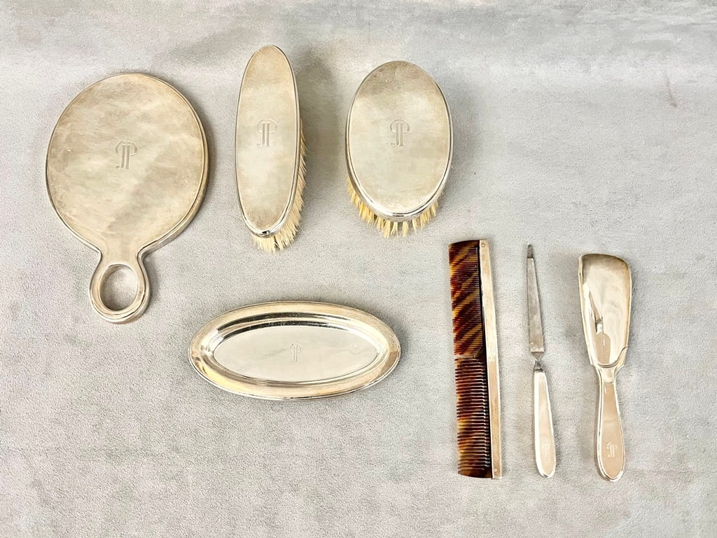 SEVEN-PIECE TIFFANY & CO. GENTLEMAN'S STERLNG SILVER VANITY SET, - Gross wt., including non-sterling (1 of 10)