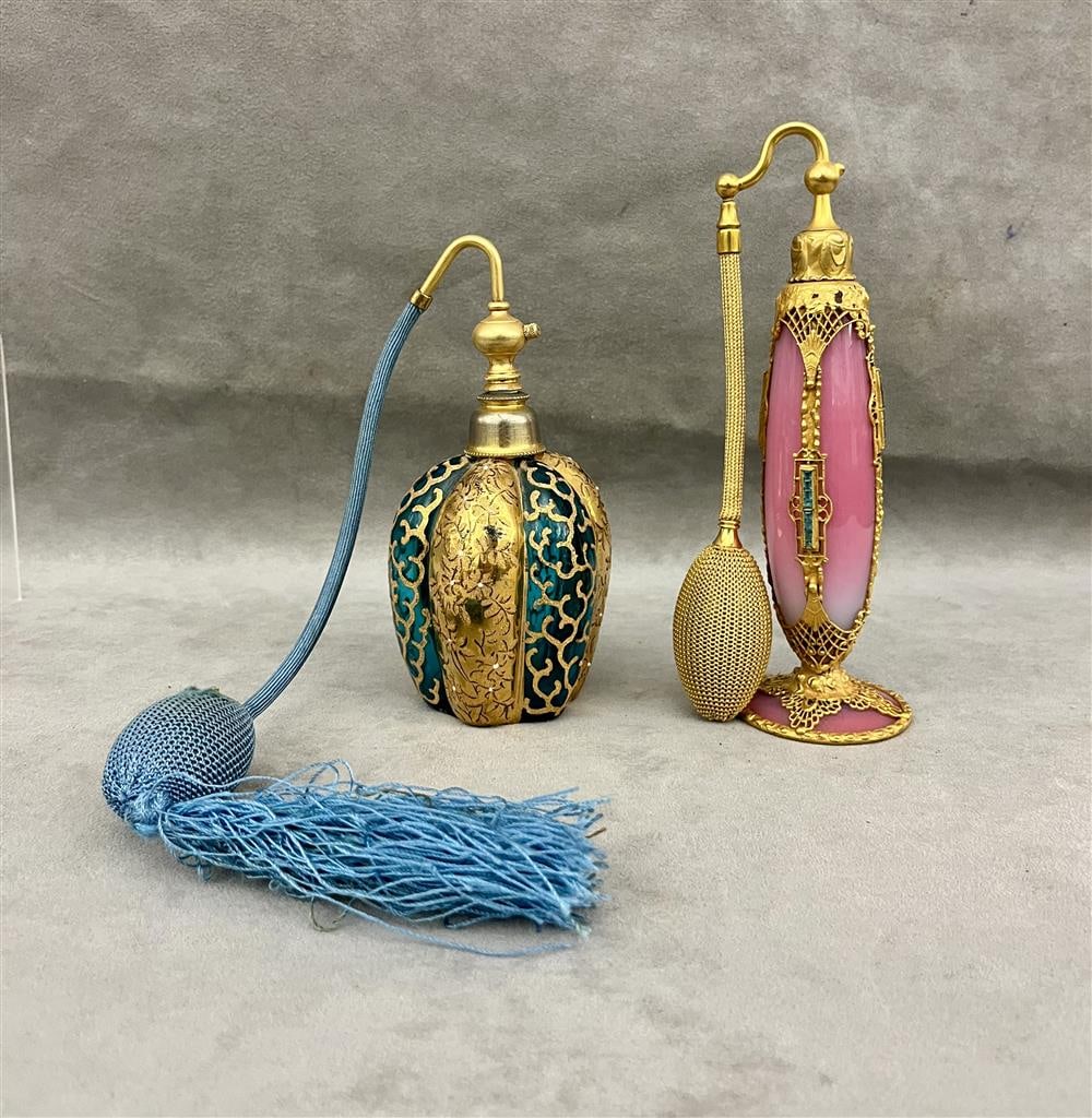 RARE DEVILBISS GLASS JEWELED PERFUME ATOMIZER AND ANTOHER, early 20th century. - H: 7 3/4 in. (1 of 10)