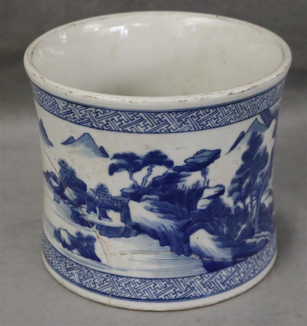 CHINESE BLUE AND WHITE PORCELAIN CYLINDRICAL BRUSH POT. - H: 7 in. D: 7 3/4 in. (1 of 5)