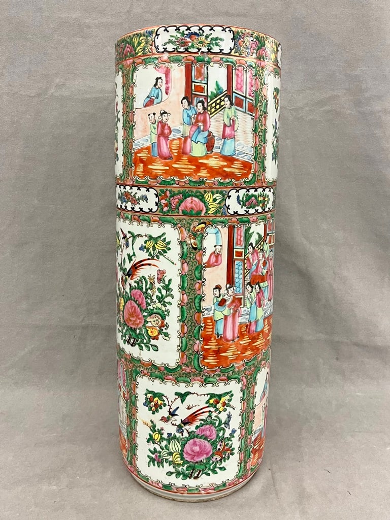 CHINESE ROSE MEDALLION PORCELAIN CYLINDRICAL UMBRELLA JAR. Panels of figural and floral decoration.: CHINESE ROSE MEDALLION PORCELAIN CYLINDRICAL UMBRELLA JAR. Panels of figural and floral decoration - H: 23 1/2 in.