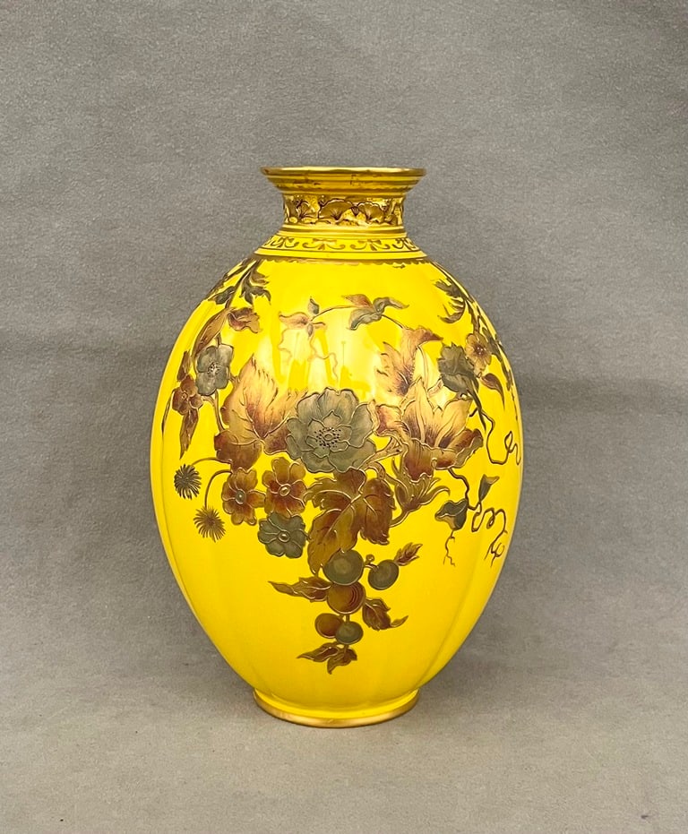 ROYAL CROWN DERBY PORCELAIN MELON REEDED OVOID VASE, late 19th century. - H: 8 3/4 in. (1 of 6)