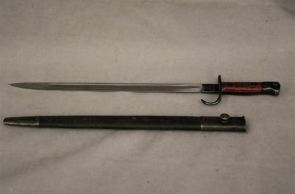 BRITISH 1907 WW1 BAYONET WITH SCABBARD, - length: 22.25 inches.