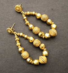 PAIR ITALIAN 18K (750) YELLOW GOLD AND DIAMOND DANGLE LOOP EARRINGS.