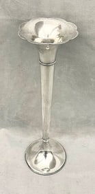 TIFFANY & CO. STERLING SILVER TRUMPET SHAPE VASE, - H: 12 1/2".