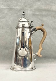 ENGLISH QUEEN ANNE SILVER COFFEE POT. Made London, 1707-08, by Andrew Raven. - H: 10 3/4". Wt: 29