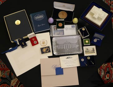 GROUP PRESIDENTIAL-RELATED COLLECTIBLES AND SOUVENIRS FROM VARIOUS ADMINISTRATIONS, late 20th -early