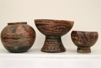 PRE-COLUMBIAN NARINO CARCHI POTTERY VESSELS, Colombia / Ecuador, Circa 1250 AD. - Height (large