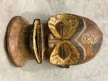 ANGOLAN CHOKWE PEOPLE CHIHONGO (SPIRIT OF WEALTH) MASK, - Height:.