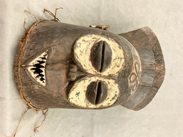 CONGOLESE BEMBE PEOPLE MASK. - Height: 13 inches.