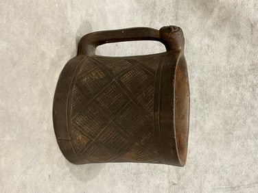 CONGOLESE KUBA PEOPLES WOODEN CUP. - Height approximately: 6.25 inches.