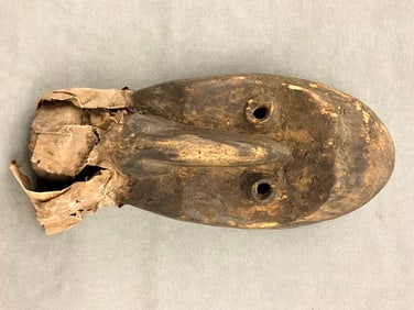 CONGOLOSE BWAMI SOCIETY LEGA MASK. - Height: 14 inches.