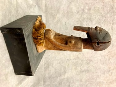 CONGOLOSE LUBA KASONGO MUJIMU FIGURE. - Height: 16 inches (including base).