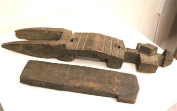 DOGON MALI GRANARY CARVED WOODEN DOOR LOCK , Mid 20th Century. - Overall length: 18".